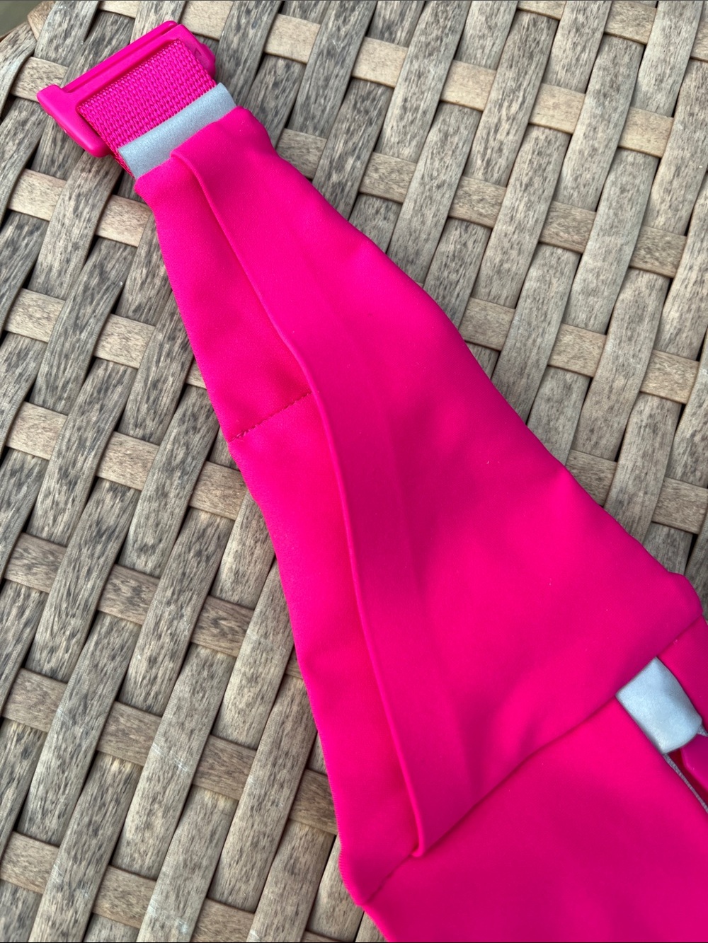 Lululemon Fast and Free Running Belt in Jeweled Magenta size L/XL - Picture 4 of 11